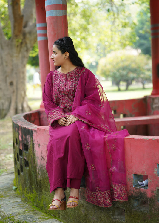 Maganda pink Embroidered 3 pc