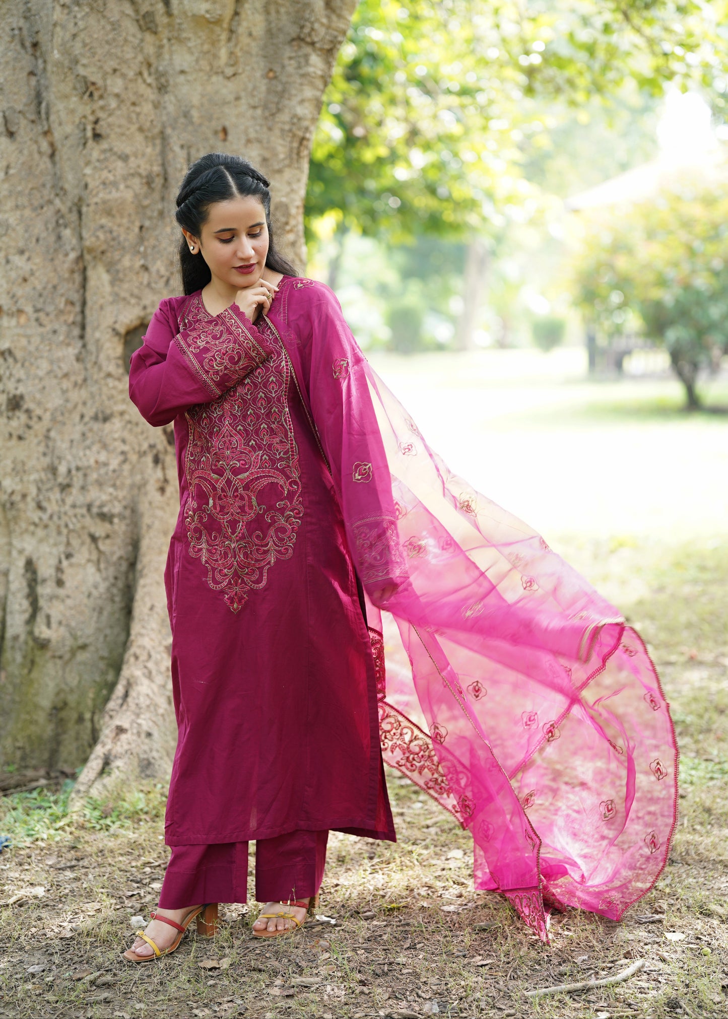 Maganda pink Embroidered 3 pc
