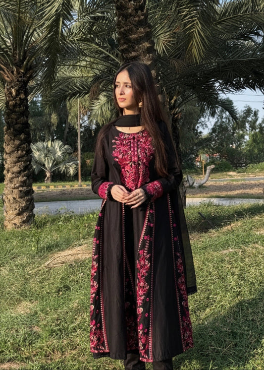 Black kali                     Embroidered  cambric Cotton  3 pcs  Frock